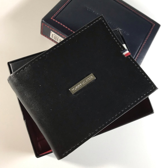 TOMMY HILFIGER leather black bifold wallet - Picture 1 of 7